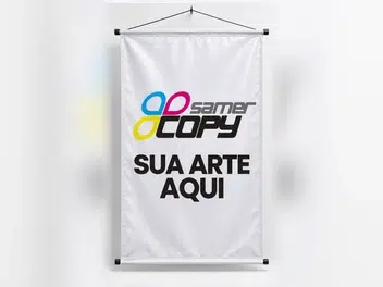 Banner em lona com acabamento em bastão, ponteira e corda da Samer Copy